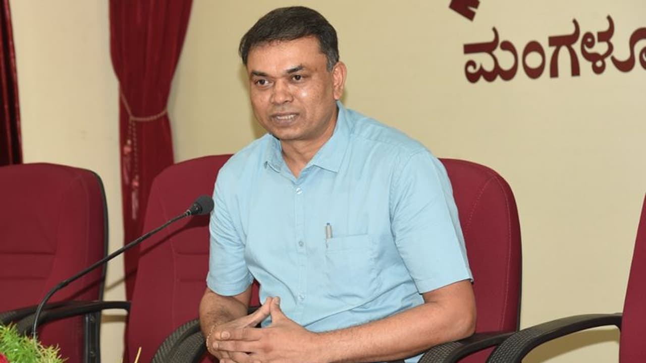 ನೀತಿ ಸಂಹಿತೆ ವೇಳೆ ಕೋಮು ದ್ವೇಷ ಹರಡಿದರೆ ಹುಷಾರ್: ಜಿಲ್ಲಾಧಿಕಾರಿ ರವಿಕುಮಾರ್‌