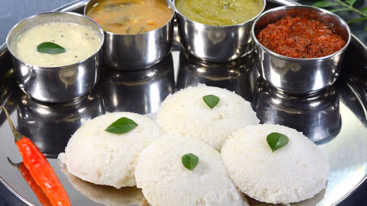 ഒരു വര്ഷം ഇഡ്ഡലി വാങ്ങാന് മാത്രമായി യുവാവ് ചെലവാക്കിയത് 6 ലക്ഷം രൂപ ഒരു വര്ഷം ഇഡ്ഡലി വാങ്ങാന് മാത്രമായി യുവാവ് ചെലവാക്കിയത് 6 ലക്ഷം രൂപ