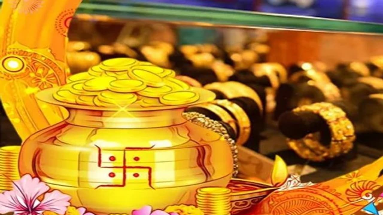 അക്ഷയതൃതീയ 2023; സംസ്ഥാനത്ത് നാളെ സ്വർണോത്സവം, തയ്യാറെടുത്ത് സ്വർണാഭരണ വിപണി അക്ഷയതൃതീയ 2023; സംസ്ഥാനത്ത് നാളെ സ്വർണോത്സവം, തയ്യാറെടുത്ത് സ്വർണാഭരണ വിപണി