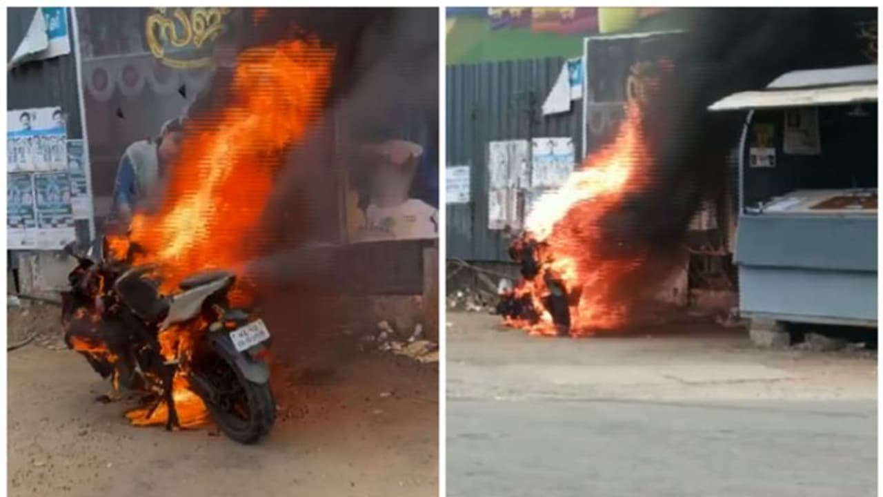 ആലുവ മാർത്താണ്ഡവർമ്മ പാലത്തിൽ ഓടുന്ന ബൈക്കിന് തീ പിടിച്ചു ആലുവ മാർത്താണ്ഡവർമ്മ പാലത്തിൽ ഓടുന്ന ബൈക്കിന് തീ പിടിച്ചു