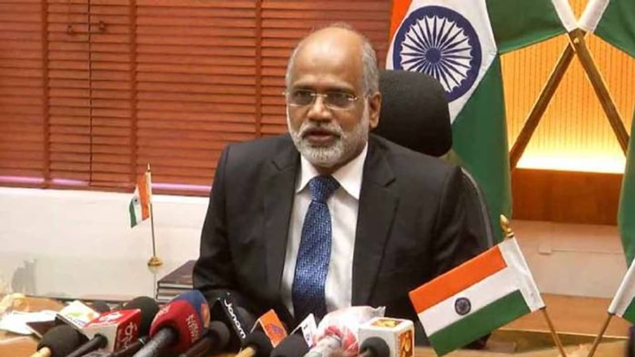 ഐഎഎസ്, ഐപിഎസ് ഉദ്യോഗസ്ഥർ അവാർഡുകൾ സ്വീകരിക്കുന്നതിൽ നിയന്ത്രണം; ഉത്തരവിറക്കി ചീഫ് സെക്രട്ടറി ഐഎഎസ്, ഐപിഎസ് ഉദ്യോഗസ്ഥർ അവാർഡുകൾ സ്വീകരിക്കുന്നതിൽ നിയന്ത്രണം; ഉത്തരവിറക്കി ചീഫ് സെക്രട്ടറി