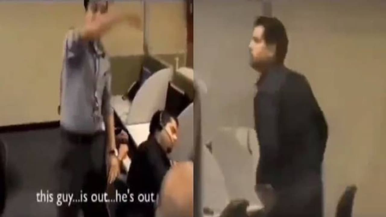 ഓഫീസിൽ ജോലിക്കിടയിൽ ഉറങ്ങിപ്പോയ ജീവനക്കാരന് സഹപ്രവർത്തകർ നൽകിയ പണി; വൈറലായി വീഡിയോ