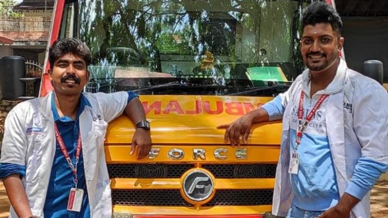 താലൂക്ക് ആശുപത്രിയിൽ നിന്ന് എസ്എടിയിലേക്ക് റഫര്‍ ചെയ്തു, മാറ്റുന്നതിനിടെ യുവതി ആംബുലൻസിൽ പ്രസവിച്ചു