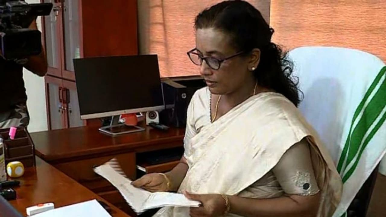 ഡോ. സിസ തോമസിന്റെ പെൻഷൻ ആനുകൂല്യം തടഞ്ഞ നടപടി: 'അംഗീകരിക്കാനാവില്ല'; സർക്കാരിന് ഹൈക്കോടതിയുടെ വിമർശനം