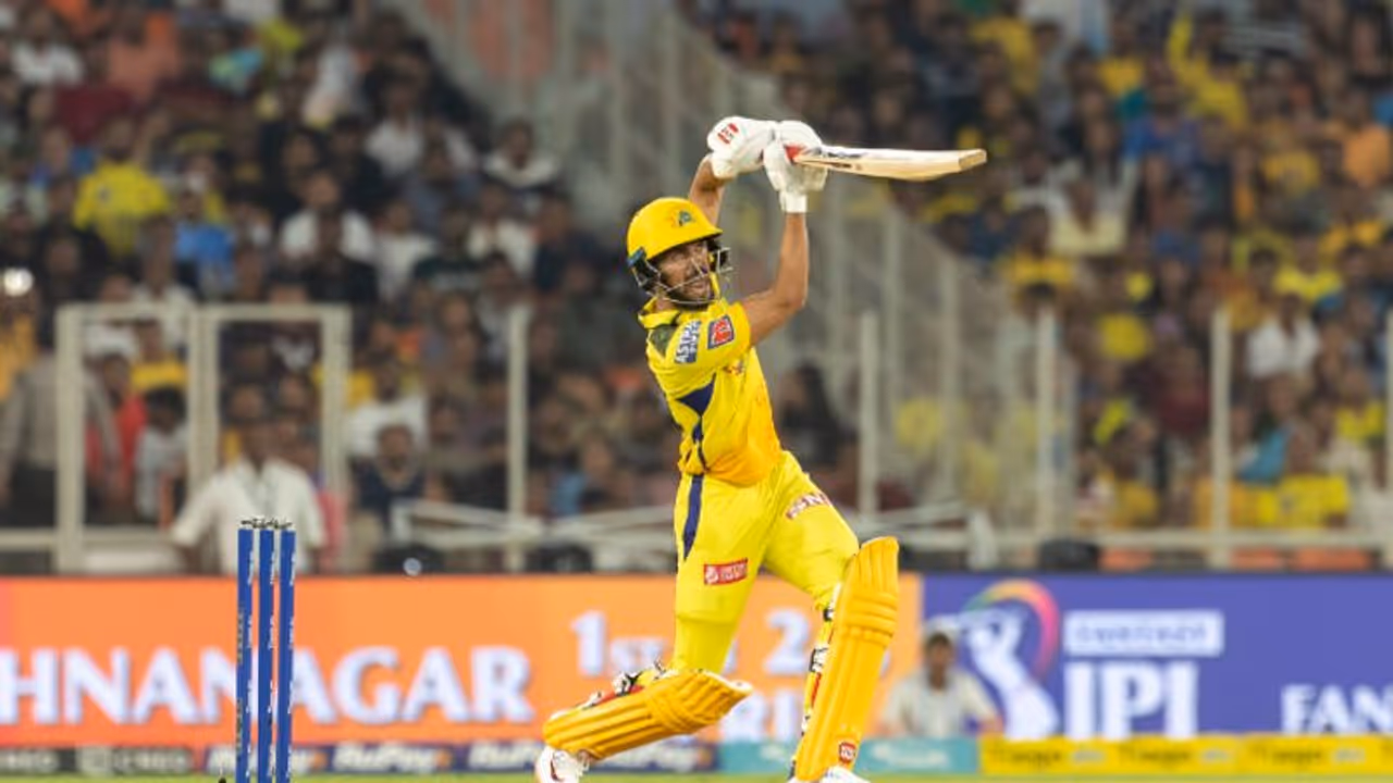 റുതുരാജിന്റെ മിന്നലടി, ധോണി ഫിനിഷിംഗ്; ഗുജറാത്തിനെതിരെ ചെന്നൈക്ക് മികച്ച സ്കോര് റുതുരാജിന്റെ മിന്നലടി, ധോണി ഫിനിഷിംഗ്; ഗുജറാത്തിനെതിരെ ചെന്നൈക്ക് മികച്ച സ്കോര്