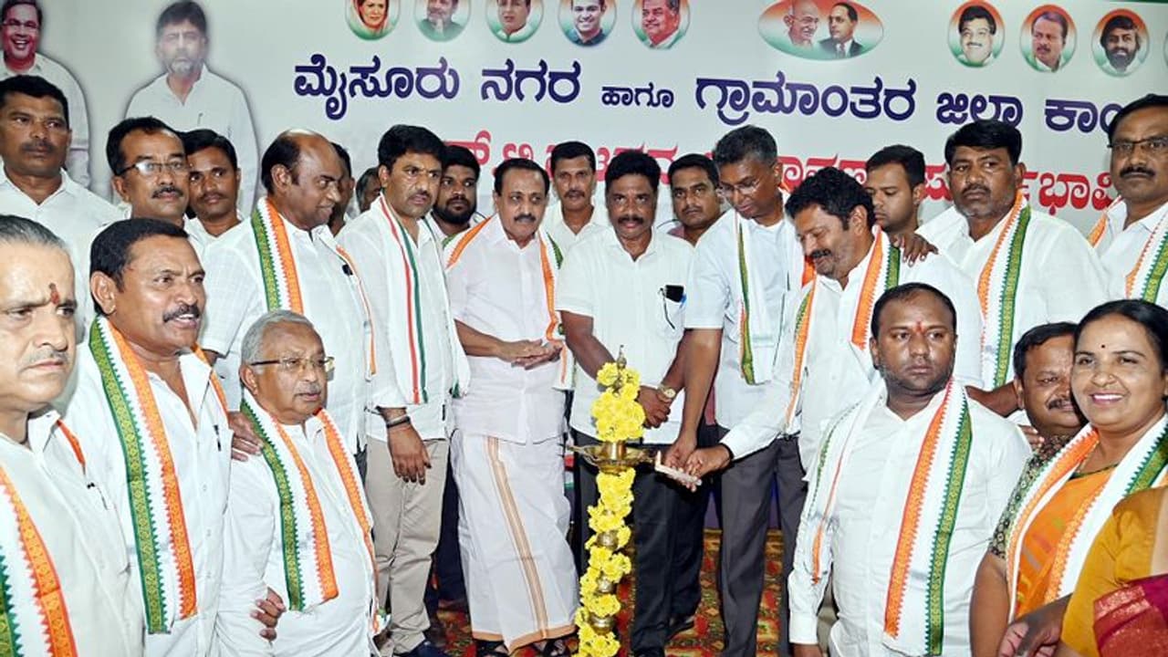 ಎಸ್ಟಿ ಸಮಾಜದ ರಕ್ಷಣೆ ಕಾಂಗ್ರೆಸ್ನಿಂದ ಮಾತ್ರ: ಸತೀಶ್ ಜಾರಕಿಹೊಳಿ ಎಸ್ಟಿ ಸಮಾಜದ ರಕ್ಷಣೆ ಕಾಂಗ್ರೆಸ್ನಿಂದ ಮಾತ್ರ: ಸತೀಶ್ ಜಾರಕಿಹೊಳಿ