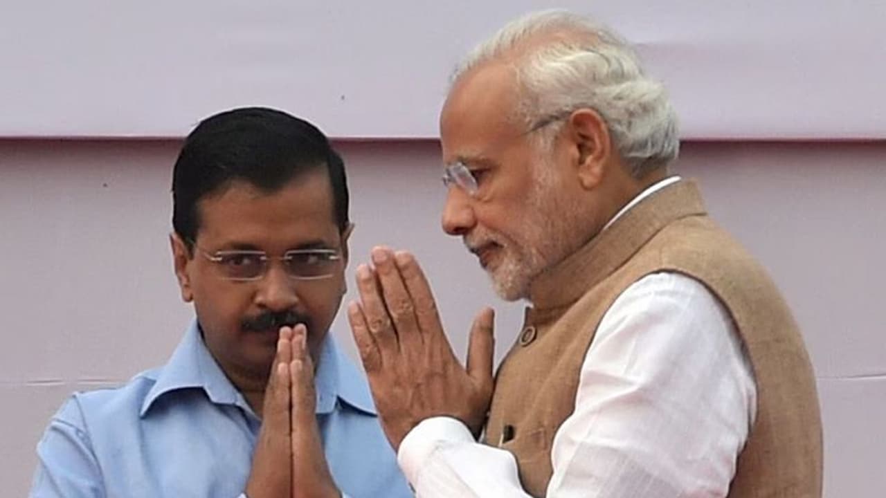 ಪ್ರಧಾನಿ ಮೋದಿ ಡಿಗ್ರಿ ಕೇಳಿದ್ದ ಕೇಜ್ರಿವಾಲ್ ಅರ್ಜಿ ವಜಾ: 25 ಸಾವಿರ ದಂಡ ಪ್ರಧಾನಿ ಮೋದಿ ಡಿಗ್ರಿ ಕೇಳಿದ್ದ ಕೇಜ್ರಿವಾಲ್ ಅರ್ಜಿ ವಜಾ: 25 ಸಾವಿರ ದಂಡ