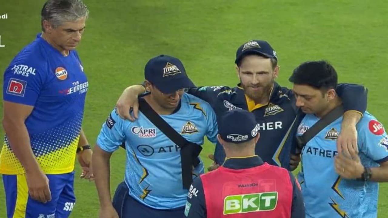 IPL 2023: சிக்ஸரை தடுக்க சென்று காலை உடைத்துக் கொண்ட கேன் வில்லியம்சன்!