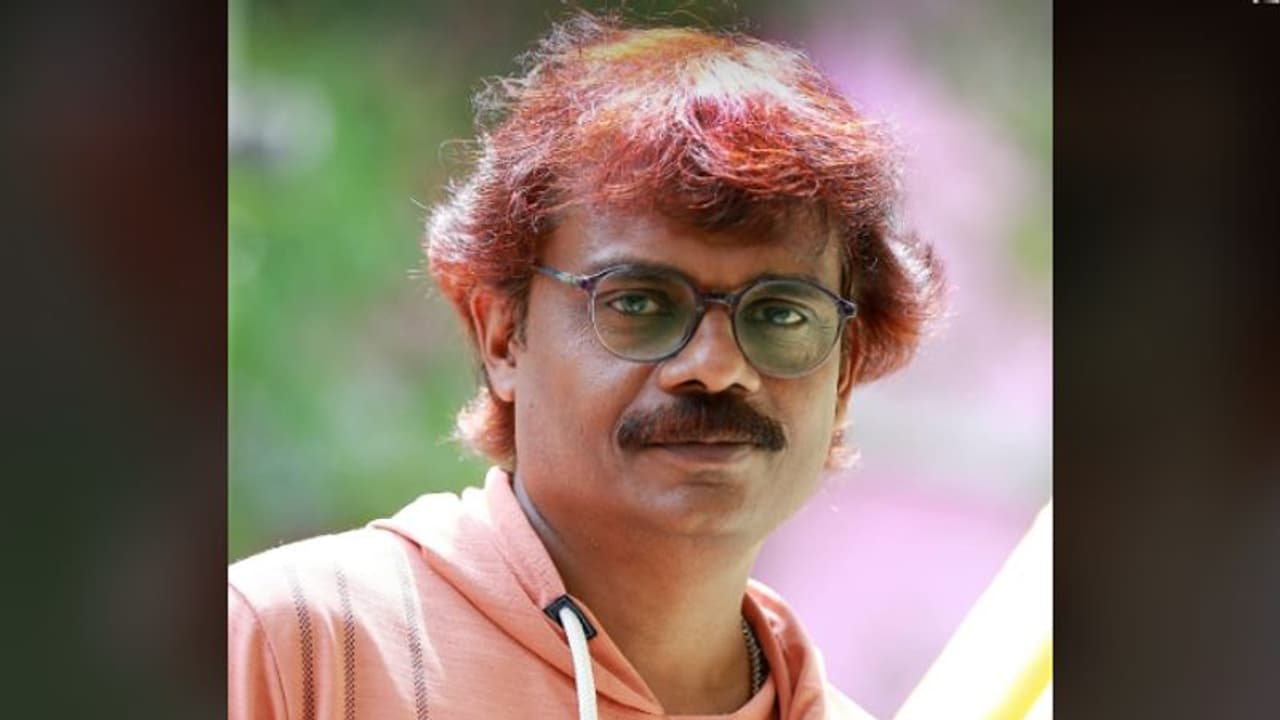 'മാസ്റ്റര്പീസ് അറംപറ്റിയ നോവല്'; കോടതിയിലെ ജോലി രാജിവച്ചതിന്റെ കാരണം വ്യക്തമാക്കി എഴുത്തുകാരന് 'മാസ്റ്റര്പീസ് അറംപറ്റിയ നോവല്'; കോടതിയിലെ ജോലി രാജിവച്ചതിന്റെ കാരണം വ്യക്തമാക്കി എഴുത്തുകാരന്