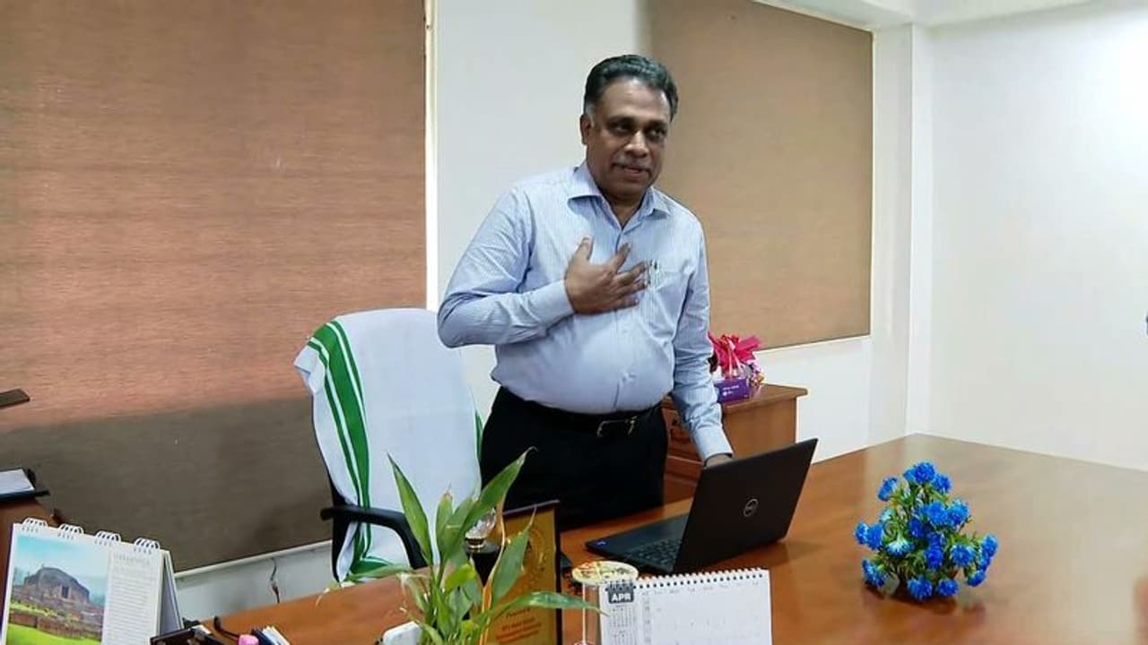 കെടിയു വിസിയായി ചുമതലയേറ്റത് ഗവർണറുടെ നിർദ്ദേശപ്രകാരം: സജി ഗോപിനാഥ് കെടിയു വിസിയായി ചുമതലയേറ്റത് ഗവർണറുടെ നിർദ്ദേശപ്രകാരം: സജി ഗോപിനാഥ്