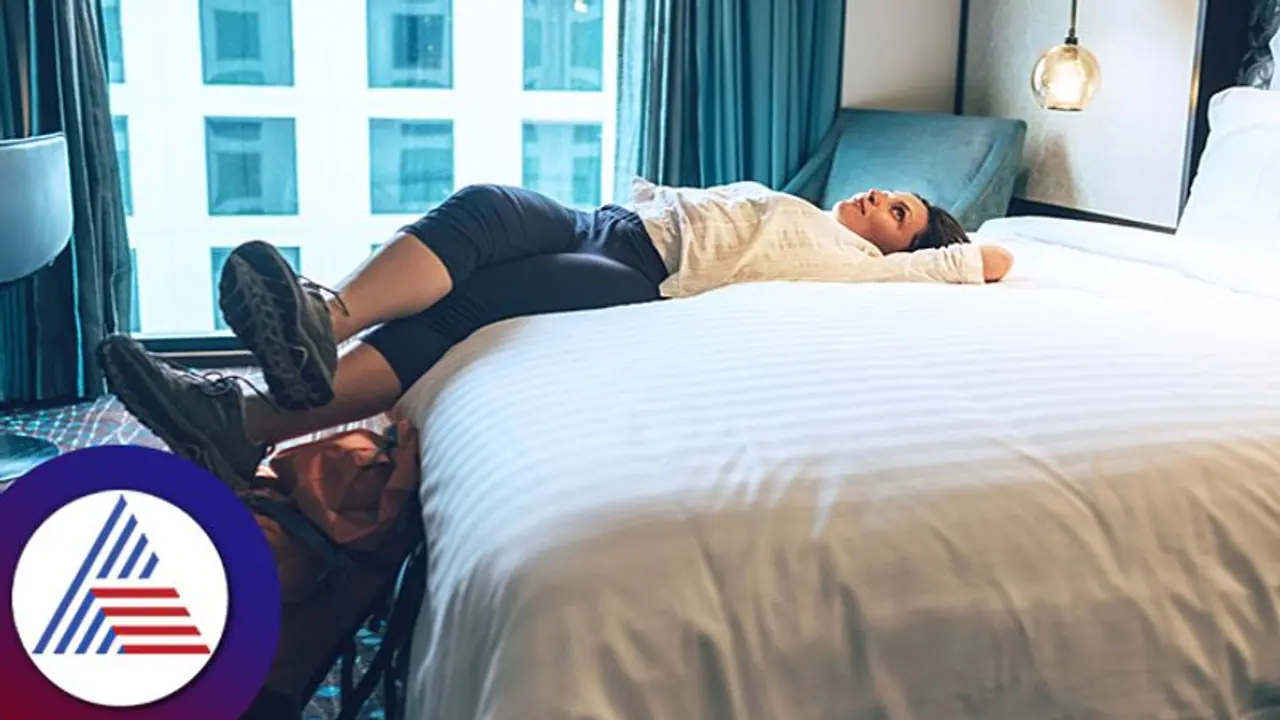 Travel Tips : ತಿಳಿ ಆಕಾಶ ನೋಡ್ತಾ ಗಾಢ ನಿದ್ರೆಗೆ ಜಾರ್ಬೇಕೆಂದ್ರೆ ಈ ಹೊಟೇಲ್ ಗೆ ಹೋಗಿ Travel Tips : ತಿಳಿ ಆಕಾಶ ನೋಡ್ತಾ ಗಾಢ ನಿದ್ರೆಗೆ ಜಾರ್ಬೇಕೆಂದ್ರೆ ಈ ಹೊಟೇಲ್ ಗೆ ಹೋಗಿ