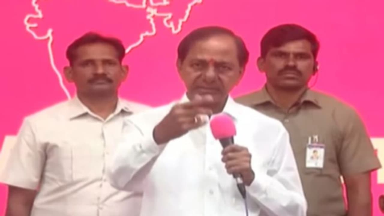 కేసీఆర్ ప్రసంగం లైవ్ మధ్యలోనే కట్.. ఆయన ఆదేశంతోనే నిలిపివేత.. కారణమేంటి..? కేసీఆర్ ప్రసంగం లైవ్ మధ్యలోనే కట్.. ఆయన ఆదేశంతోనే నిలిపివేత.. కారణమేంటి..?