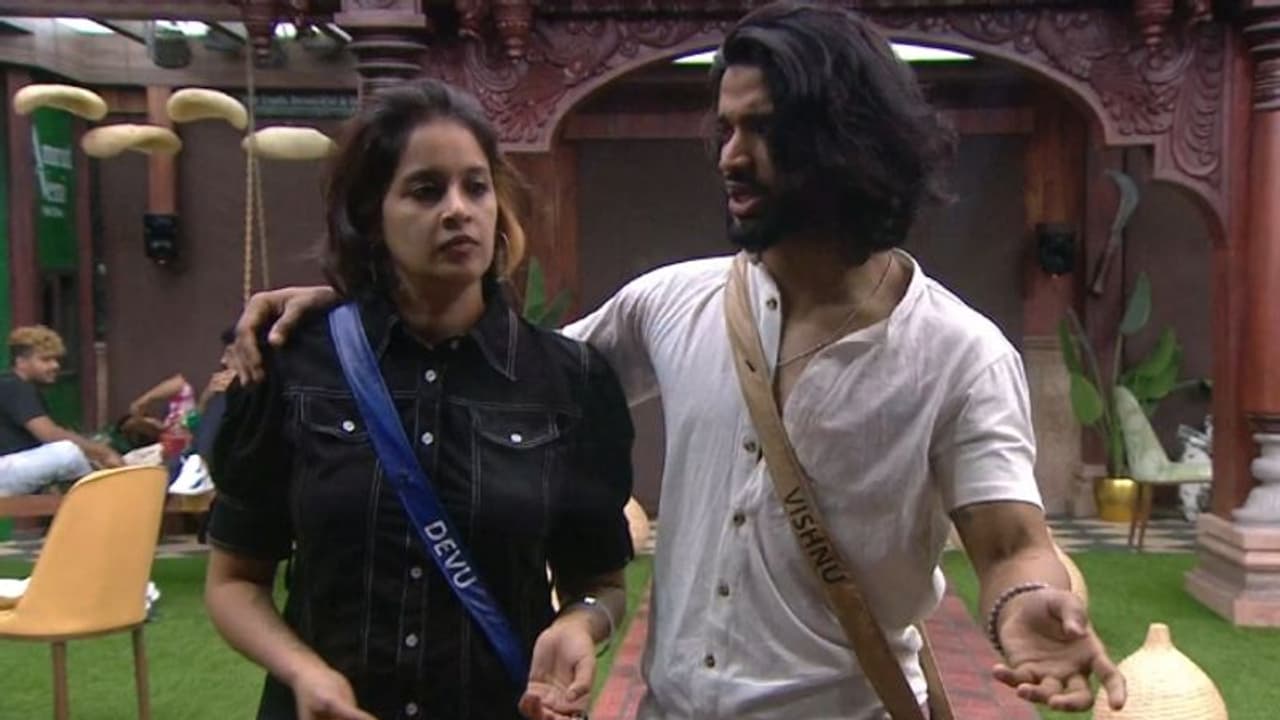 വിഷ്ണുവിനോടുള്ള പൊസസീവ്നെസ് തുറന്നുപറഞ്ഞ് ദേവു; തന്റെ ഗെയിമിനെ ബാധിക്കുമെന്ന് വിഷ്ണു വിഷ്ണുവിനോടുള്ള പൊസസീവ്നെസ് തുറന്നുപറഞ്ഞ് ദേവു; തന്റെ ഗെയിമിനെ ബാധിക്കുമെന്ന് വിഷ്ണു