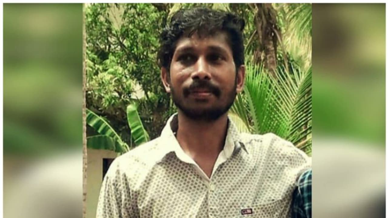 കണ്ടെത്തിയത് അബോധാവസ്ഥയിൽ, ചികിത്സക്കിടെ മരിച്ചു; കോഴിക്കോട്ട് യുവാവ് മരിക്കാൻ കാരണം ആൾക്കൂട്ട ആക്രമണം? കണ്ടെത്തിയത് അബോധാവസ്ഥയിൽ, ചികിത്സക്കിടെ മരിച്ചു; കോഴിക്കോട്ട് യുവാവ് മരിക്കാൻ കാരണം ആൾക്കൂട്ട ആക്രമണം?