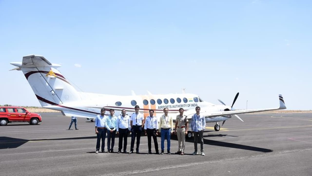 ಕಲಬುರಗಿ ವಿಮಾನ ನಿಲ್ದಾಣದಲ್ಲಿ ಶೀಘ್ರ ರಾತ್ರಿ ವಿಮಾನ ಸೇವೆ ಆರಂಭ ಕಲಬುರಗಿ ವಿಮಾನ ನಿಲ್ದಾಣದಲ್ಲಿ ಶೀಘ್ರ ರಾತ್ರಿ ವಿಮಾನ ಸೇವೆ ಆರಂಭ