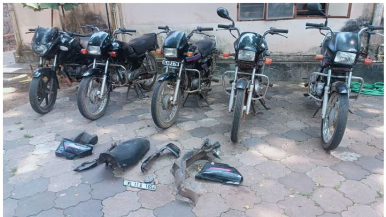  വാഹന മോഷണം പതിവ്, പ്രിയം സ്പ്ലെൻഡർ ബൈക്കുകൾ; കുട്ടിക്കള്ളൻമാരുടെ ഏഴംഗ സംഘം പിടിയിൽ
