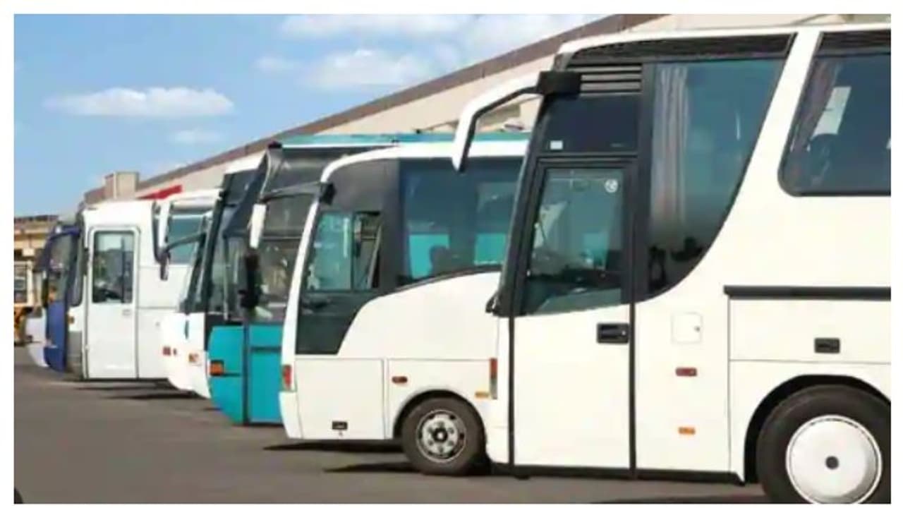 സ്ത്രീകളുടെ നല്ലകാലം! വാക്ക് പാലിച്ച് കോൺഗ്രസ്, ഈ സംസ്ഥാനത്ത് ഇന്ന് മുതൽ സ്ത്രീകൾക്ക് ബസിൽ സൗജന്യയാത്ര സ്ത്രീകളുടെ നല്ലകാലം! വാക്ക് പാലിച്ച് കോൺഗ്രസ്, ഈ സംസ്ഥാനത്ത് ഇന്ന് മുതൽ സ്ത്രീകൾക്ക് ബസിൽ സൗജന്യയാത്ര