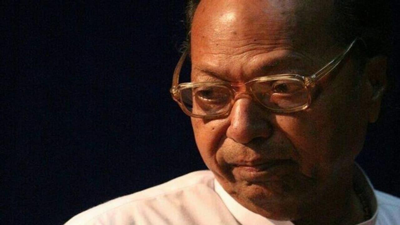 ಚಿತ್ರದುರ್ಗ: ಚಳ್ಳಕೆರೆ ಬಳಿ ಕಾರು ಪಲ್ಟಿ, ನಾಡೋಜ ಬೆಳಗಲ್ಲು ವೀರಣ್ಣ ಸಾವು ಚಿತ್ರದುರ್ಗ: ಚಳ್ಳಕೆರೆ ಬಳಿ ಕಾರು ಪಲ್ಟಿ, ನಾಡೋಜ ಬೆಳಗಲ್ಲು ವೀರಣ್ಣ ಸಾವು