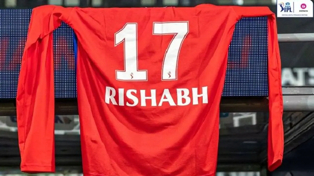 IPL 2023 ಡೆಲ್ಲಿಯ ಡಗೌ​ಟ್‌​ನಲ್ಲಿ ರಿಷಭ್‌ ಪಂತ್‌ ಜೆರ್ಸಿ! ಫೋಟೋ ವೈರಲ್
