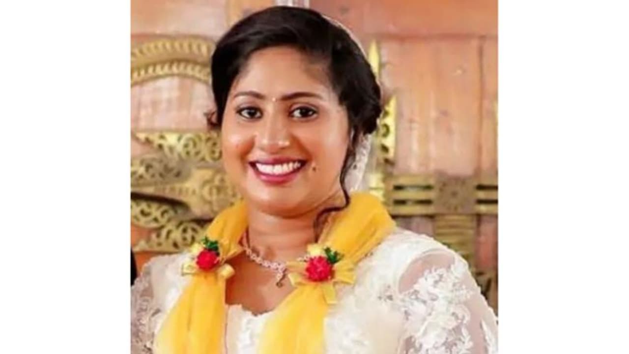 മലയാളി നഴ്സ് യു.കെയില് നിര്യാതയായി മലയാളി നഴ്സ് യു.കെയില് നിര്യാതയായി