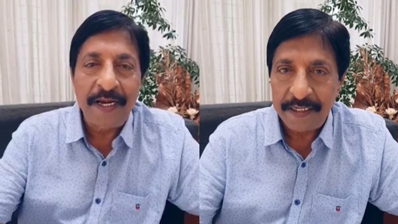 'കോളെജ് കാലത്ത് ആദ്യ വര്ഷം കെഎസ്യുവും അടുത്ത വര്ഷം എബിവിപിയും ആയിരുന്നു'; ഓര്മ്മ പങ്കുവച്ച് ശ്രീനിവാസന് 'കോളെജ് കാലത്ത് ആദ്യ വര്ഷം കെഎസ്യുവും അടുത്ത വര്ഷം എബിവിപിയും ആയിരുന്നു'; ഓര്മ്മ പങ്കുവച്ച് ശ്രീനിവാസന്