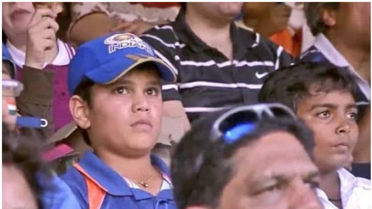 ഇന്ത്യ ശ്രീലങ്ക ലോകകപ്പ് ഫൈനൽ കാണുന്ന കുട്ടികൾ; ഒന്ന് സച്ചിന്റെ മകൻ അർജുൻ, കൂടെയുള്ളത് ആര്? ചിത്രം വൈറൽ ഇന്ത്യ ശ്രീലങ്ക ലോകകപ്പ് ഫൈനൽ കാണുന്ന കുട്ടികൾ; ഒന്ന് സച്ചിന്റെ മകൻ അർജുൻ, കൂടെയുള്ളത് ആര്? ചിത്രം വൈറൽ