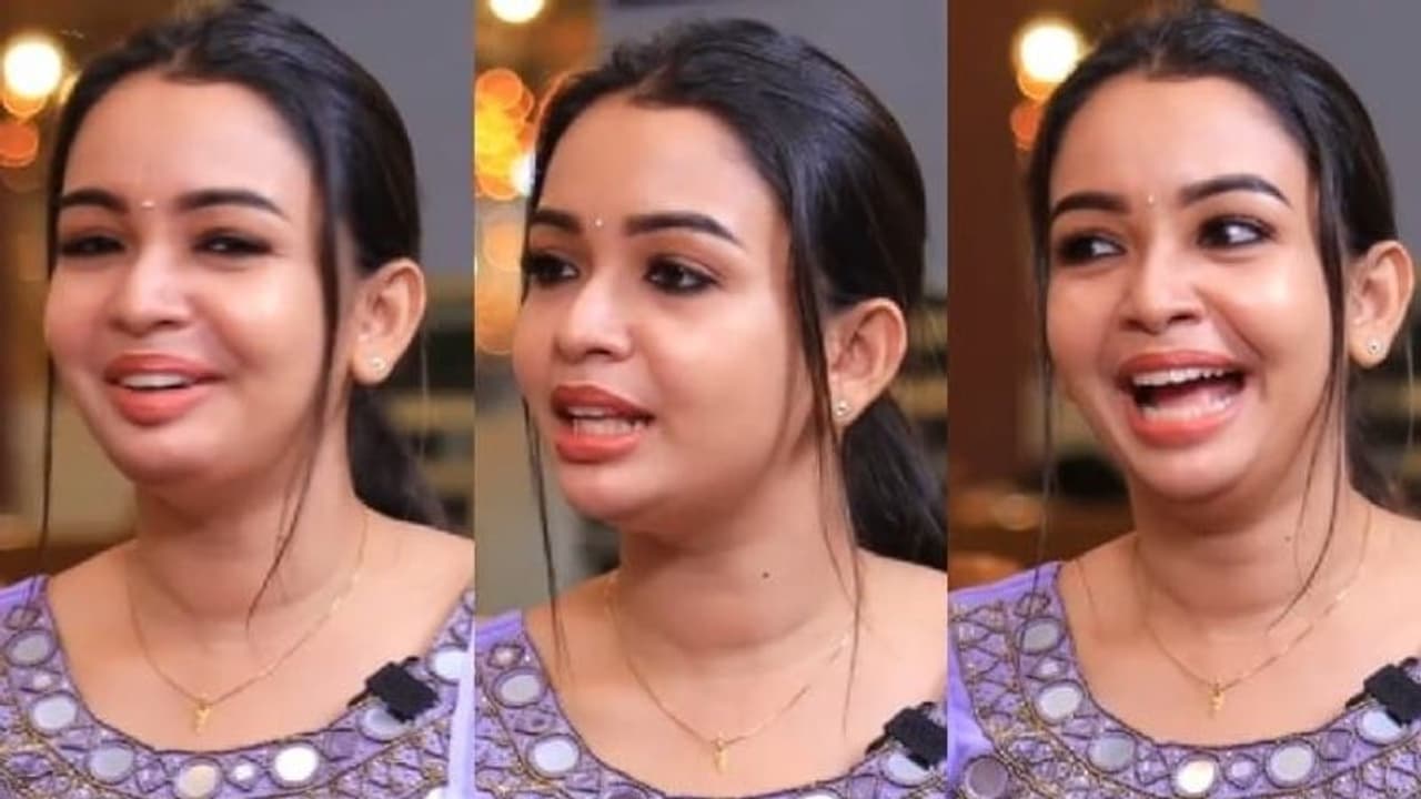 യുട്യൂബില് നിന്ന് ലഭിച്ച ആദ്യ വരുമാനം എത്ര? വെളിപ്പെടുത്തി ആലീസ് ക്രിസ്റ്റി യുട്യൂബില് നിന്ന് ലഭിച്ച ആദ്യ വരുമാനം എത്ര? വെളിപ്പെടുത്തി ആലീസ് ക്രിസ്റ്റി