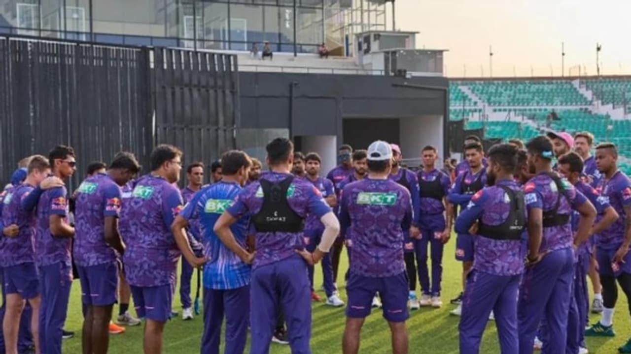 മറ്റൊരു കേരളാതാരം കൂടി രാജസ്ഥാന് റോയല്സില് അരങ്ങേറി! ടീമില് മൂന്ന് മലയാളികള് മറ്റൊരു കേരളാതാരം കൂടി രാജസ്ഥാന് റോയല്സില് അരങ്ങേറി! ടീമില് മൂന്ന് മലയാളികള്