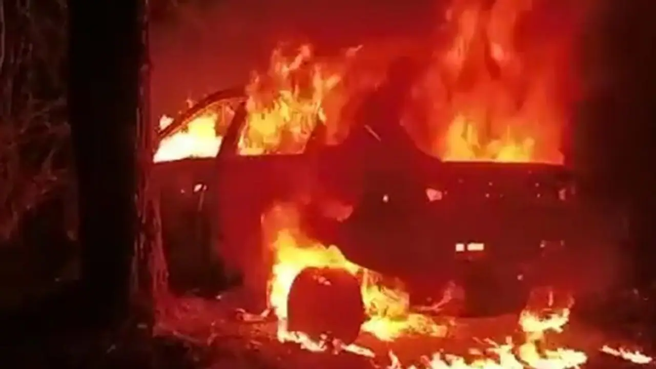 Andhra Pradesh: Techie burnt alive in car over brother's alleged extra marital affair; hunt on for killers Andhra Pradesh: Techie burnt alive in car over brother's alleged extra marital affair; hunt on for killers