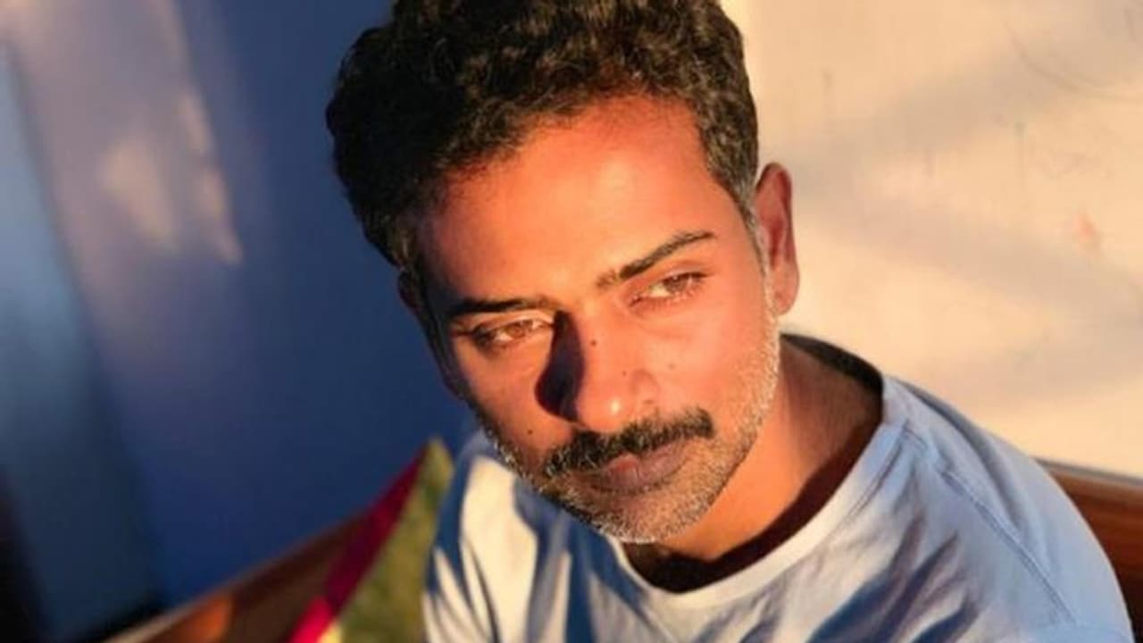 അവരെ ബന്ധുക്കൾ പറഞ്ഞ് പേടിപ്പിക്കുന്നു, ഞാൻ മിണ്ടാതിരുന്നാൽ സമാധാനം കിട്ടും: അല്ഫോണ്സ് പുത്രന് അവരെ ബന്ധുക്കൾ പറഞ്ഞ് പേടിപ്പിക്കുന്നു, ഞാൻ മിണ്ടാതിരുന്നാൽ സമാധാനം കിട്ടും: അല്ഫോണ്സ് പുത്രന്