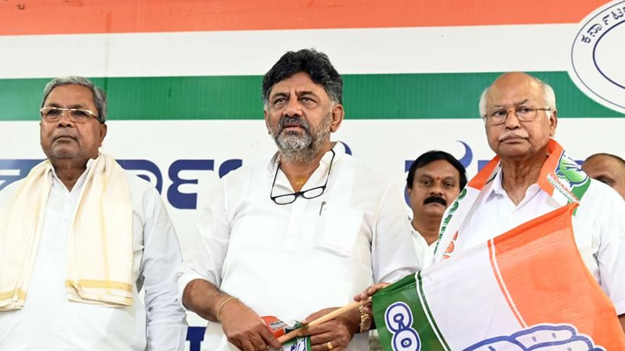 ಗೋಪಾಲಕೃಷ್ಣ ಬಿಜೆಪಿ ತೊರೆದು ಕಾಂಗ್ರೆಸ್‌ ಸೇರ್ಪಡೆ: ಹುಡುಗಾಟಕ್ಕೆ ಬಿಜೆಪಿಗೆ ಹೋಗಿದ್ದೆ ಎಂದ ಶಾಸಕ!