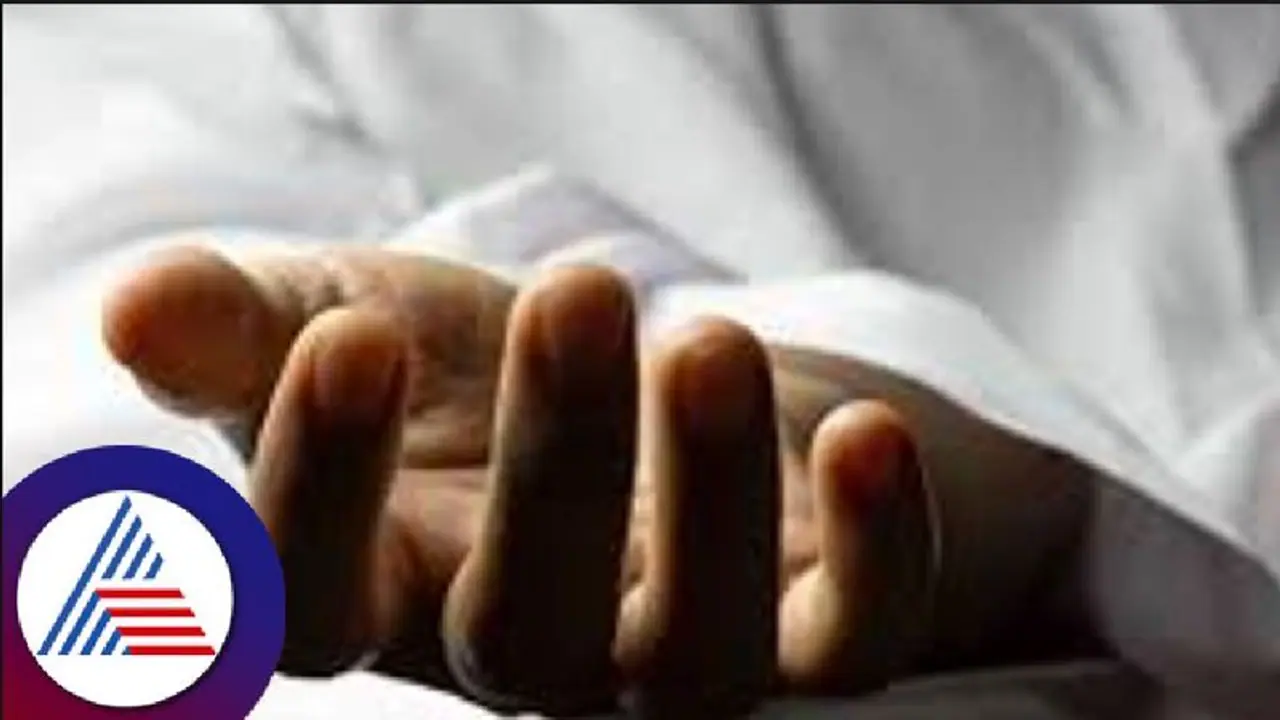 Bengaluru: ಮೇಲ್ಸೇತುವೆಯಿಂದ ಬಿದ್ದು ಆಟೋ ಚಾಲಕ ಸಾವು: ಹೃದಯಾಘಾತ ಶಂಕೆ Bengaluru: ಮೇಲ್ಸೇತುವೆಯಿಂದ ಬಿದ್ದು ಆಟೋ ಚಾಲಕ ಸಾವು: ಹೃದಯಾಘಾತ ಶಂಕೆ