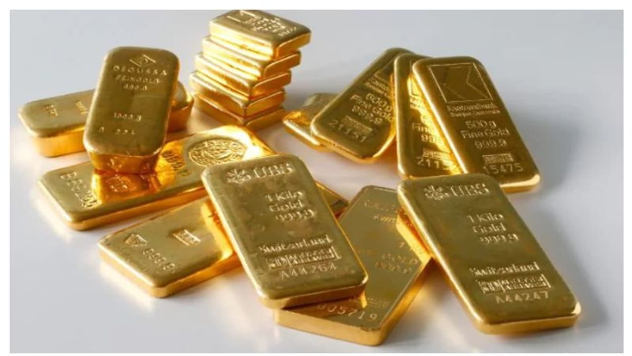 നെടുമ്പാശേരിയിൽ ഒന്നേകാൽ കിലോ സ്വർണവുമായി കോഴിക്കോട് സ്വദേശി പിടിയിൽ; എത്തിച്ചത് ക്യാപ്സൂൾ രൂപത്തിൽ