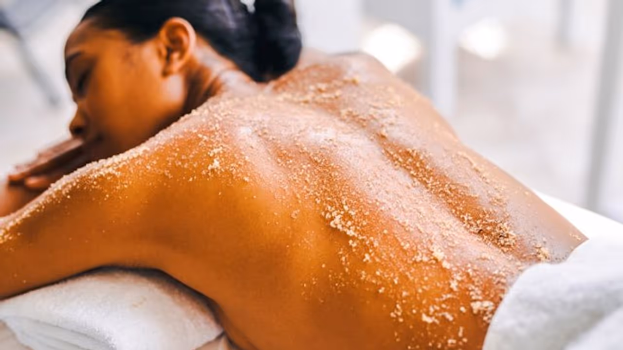 உடல் எடையை குறைக்க ஆயுர்வேதத்தில் உள்ளது ஒரு மசாஜ்.. என்னன்னு தெரிஞ்சுக்க இதை படிங்க..!! உடல் எடையை குறைக்க ஆயுர்வேதத்தில் உள்ளது ஒரு மசாஜ்.. என்னன்னு தெரிஞ்சுக்க இதை படிங்க..!!