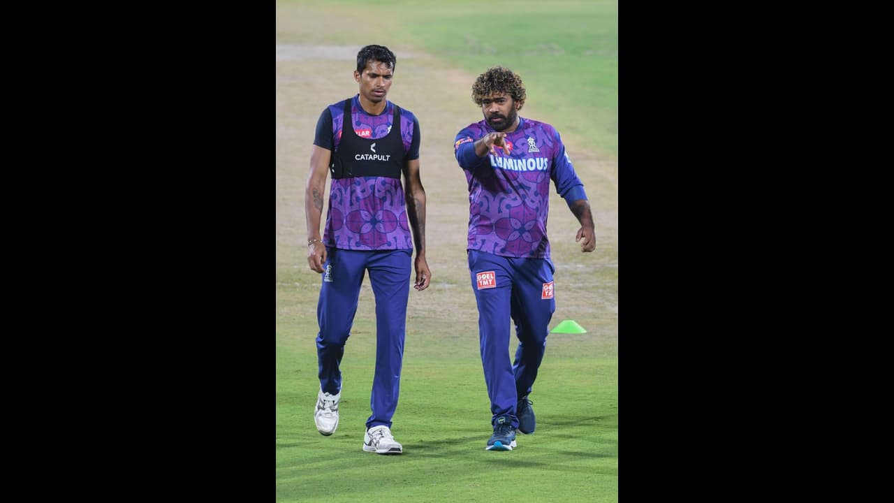 ജയിച്ചാല് രാജസ്ഥാന് വീണ്ടും തലപ്പത്ത്; ഐപിഎല്ലിലെ പോയിന്റ് പട്ടിക, റണ്, വിക്കറ്റ് വേട്ടക്കാരെ അറിയാം ജയിച്ചാല് രാജസ്ഥാന് വീണ്ടും തലപ്പത്ത്; ഐപിഎല്ലിലെ പോയിന്റ് പട്ടിക, റണ്, വിക്കറ്റ് വേട്ടക്കാരെ അറിയാം