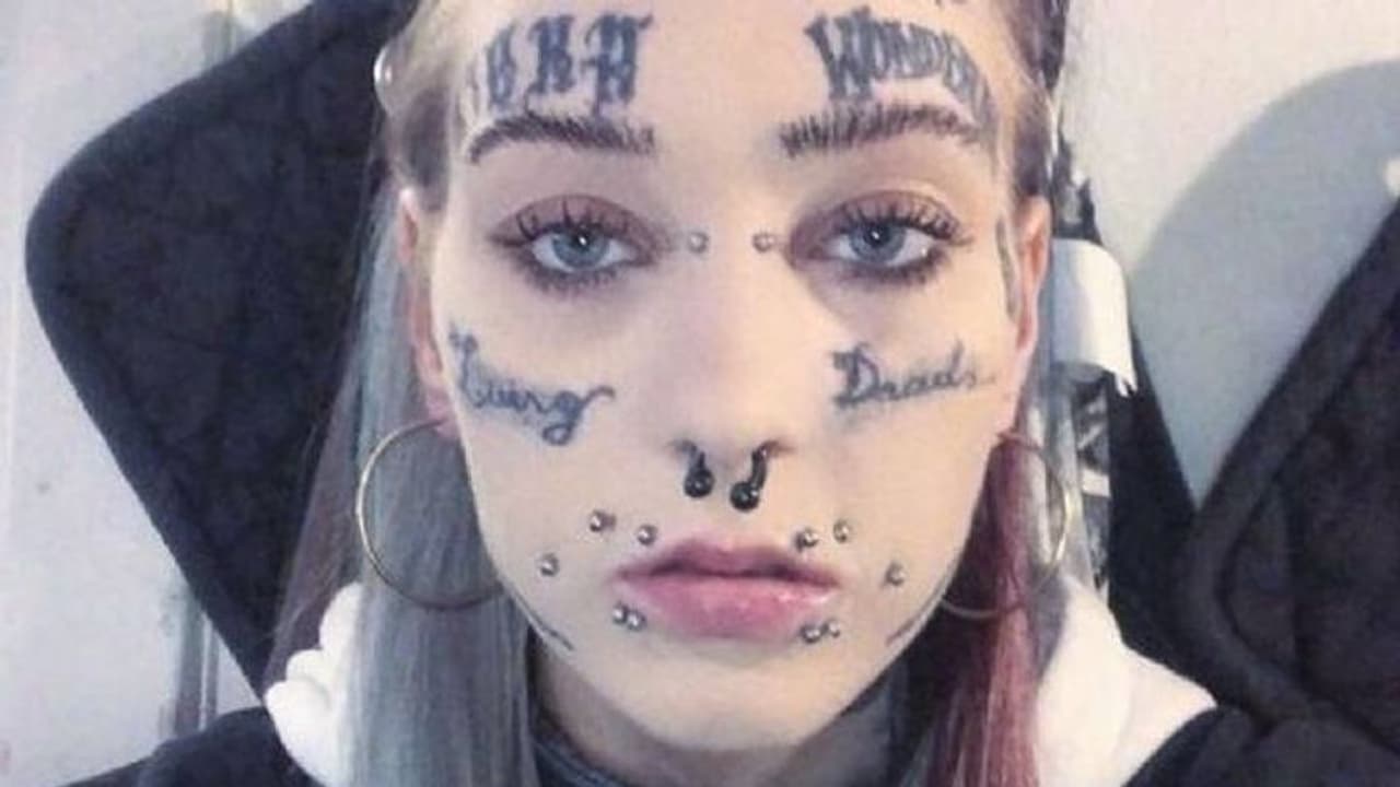 മുഖത്ത് 18 ടാറ്റൂ, ആകെ ടാറ്റൂവിന് വേണ്ടി ചെലവഴിച്ചത് 20 ലക്ഷം; അപമാനിക്കുന്നവരോട് യുവതിക്ക് പറയാനുള്ളത്