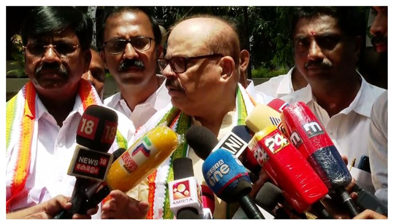 'അച്ചടക്കത്തിന്റെ ലക്ഷ്മണരേഖ കടക്കരുത്'; കോൺഗ്രസ് നേതാക്കൾക്ക് മുന്നറിയിപ്പുമായി താരീഖ് അൻവർ 'അച്ചടക്കത്തിന്റെ ലക്ഷ്മണരേഖ കടക്കരുത്'; കോൺഗ്രസ് നേതാക്കൾക്ക് മുന്നറിയിപ്പുമായി താരീഖ് അൻവർ