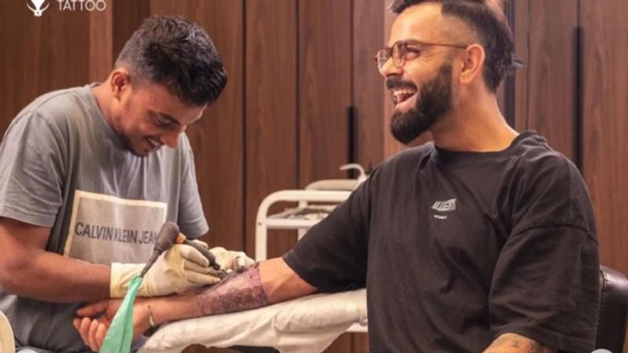 14 மணி நேரமாக போடப்பட்ட விராட் கோலியின் புதிய டாட்டூ ரகசியத்தை உடைத்த டாட்டூ கலைஞர்!