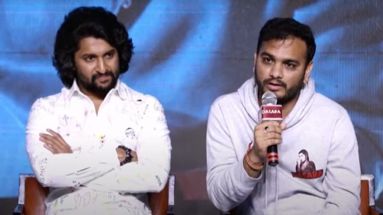 దసరా దర్శకుడికి కాస్ట్లీ కారు గిఫ్ట్... దేశ వ్యాప్తంగా మారుమోగుతున్న శ్రీకాంత్ ఓదేల పేరు దసరా దర్శకుడికి కాస్ట్లీ కారు గిఫ్ట్... దేశ వ్యాప్తంగా మారుమోగుతున్న శ్రీకాంత్ ఓదేల పేరు