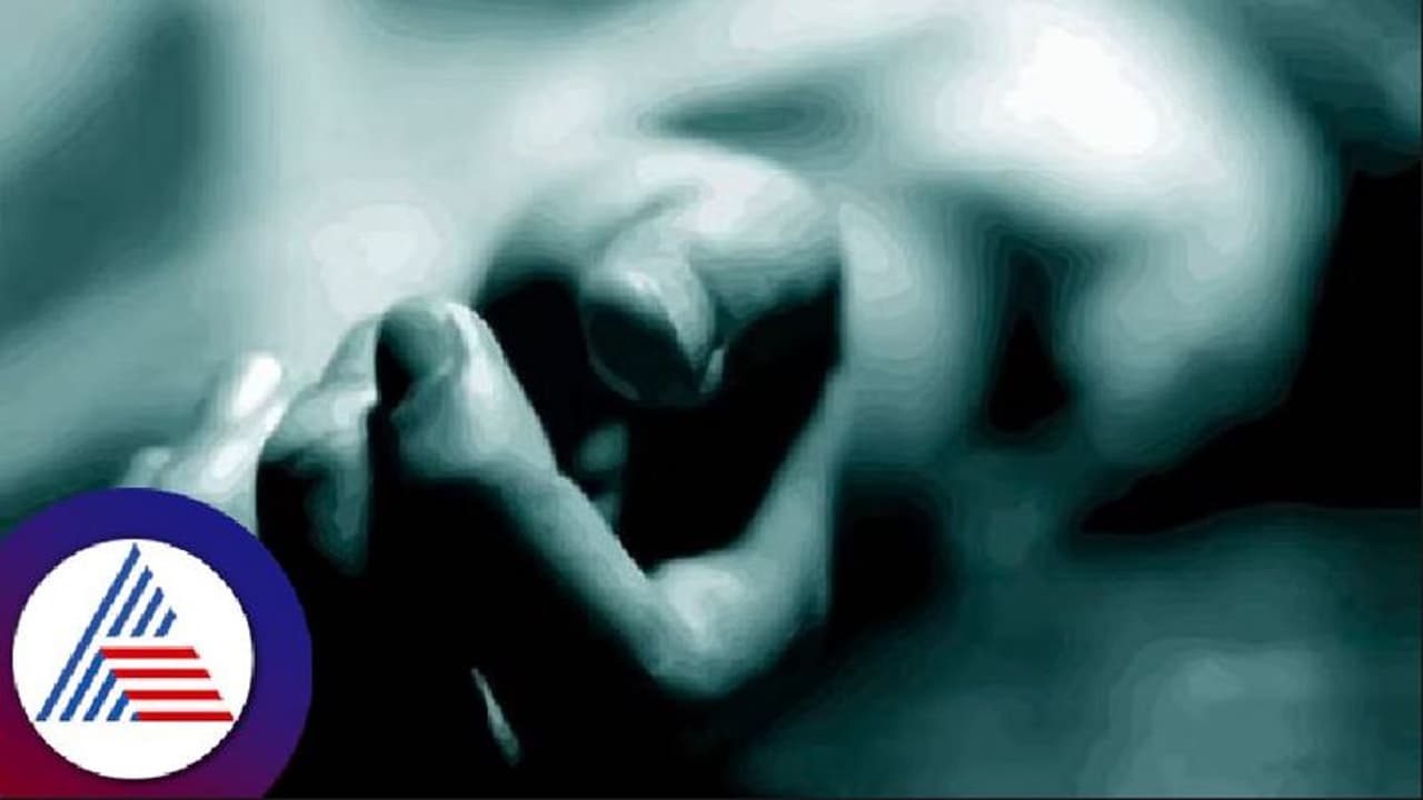 ಜಾತ್ರೆಗೆ ಹೋಗುತ್ತೇನೆಂದು ಹೇಳಿ ಹೋಗಿದ್ದ ಯುವಕ; ನೇಣು ಬಿಗಿದ ಸ್ಥಿತಿಯಲ್ಲಿ ಪತ್ತೆ! ಜಾತ್ರೆಗೆ ಹೋಗುತ್ತೇನೆಂದು ಹೇಳಿ ಹೋಗಿದ್ದ ಯುವಕ; ನೇಣು ಬಿಗಿದ ಸ್ಥಿತಿಯಲ್ಲಿ ಪತ್ತೆ!