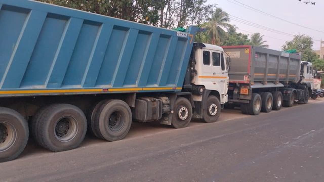 வடமாநிலங்களில் தமிழக லாரிகளை குறிவைத்து அதிகாரி போர்வையில் கொள்ளையடிக்கும் மர்ம நபர்கள்