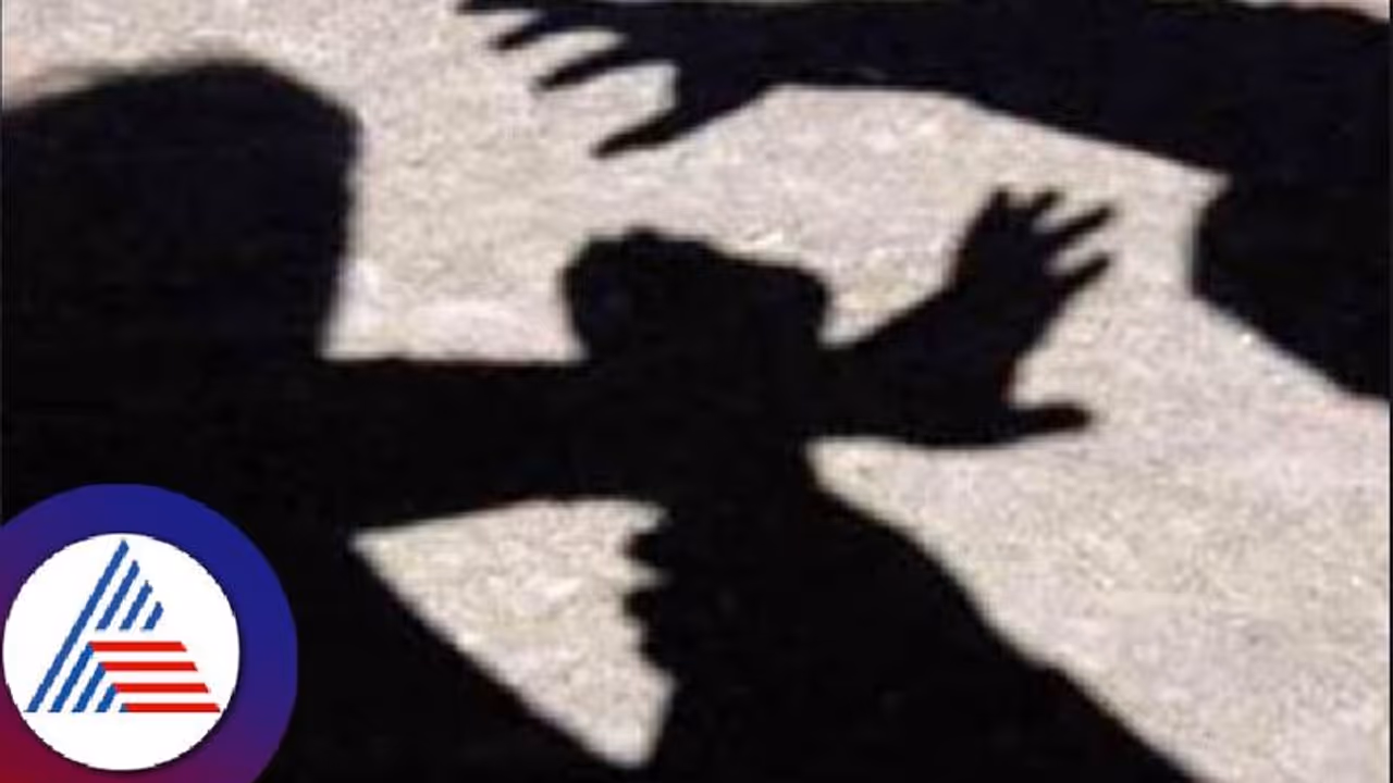 ದೇವಸ್ಥಾನದಲ್ಲಿ ಇಷ್ಟದ ಹಾಡು ಹಾಕದ್ದಕ್ಕೆ ಇಬ್ಬರು ಭಕ್ತರಿಂದ ಯುವಕನಿಗೆ ಹಲ್ಲೆ! 