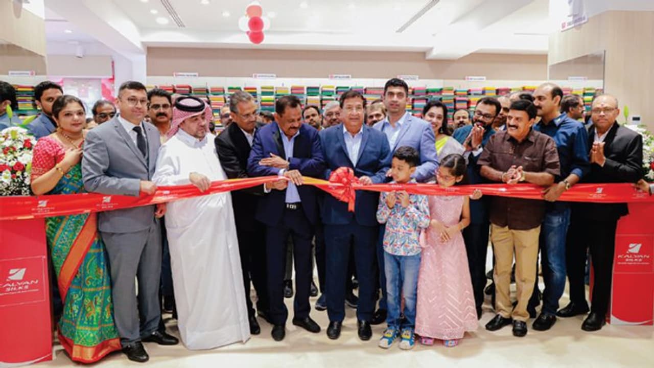 കല്യാണ്‍ സില്‍ക്‌സിന്‍റെ ഖത്തറിലെ ആദ്യത്തെ ഷോറൂമിന്‌ ദോഹയില്‍ ശുഭാരംഭം