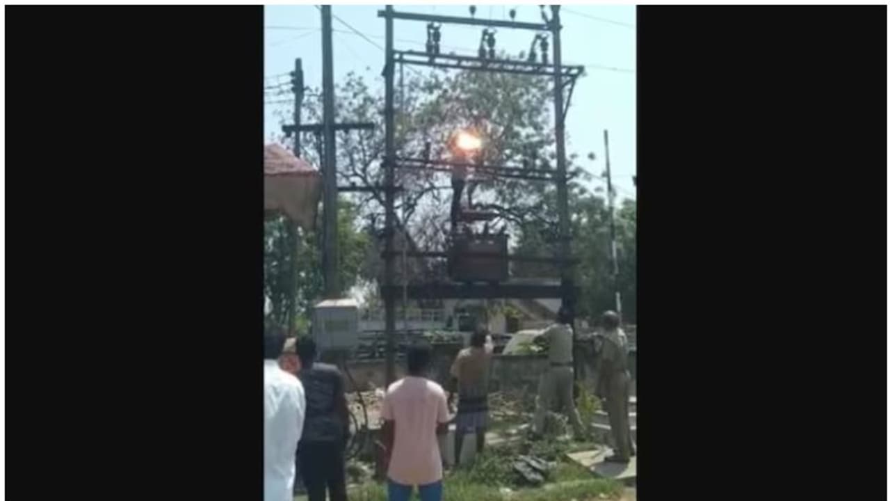 ഭാര്യ പിണങ്ങി പോയി, മദ്യലഹരിയില്‍ ട്രാന്‍സ്‌ഫോര്‍മറില്‍ കയറി വയറില്‍ കടിച്ചു; യുവാവ് ഗുരുതരാവസ്ഥയില്‍