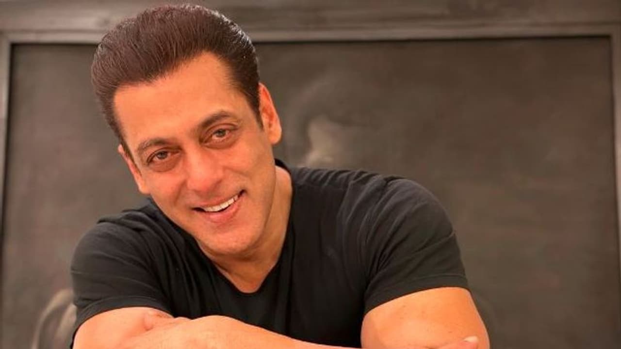 ഒടിടി പ്ലാറ്റ്ഫോമുകള്ക്ക് സെന്സര്ഷിപ്പ് വേണമെന്ന് സല്മാന് ഖാന് ഒടിടി പ്ലാറ്റ്ഫോമുകള്ക്ക് സെന്സര്ഷിപ്പ് വേണമെന്ന് സല്മാന് ഖാന്