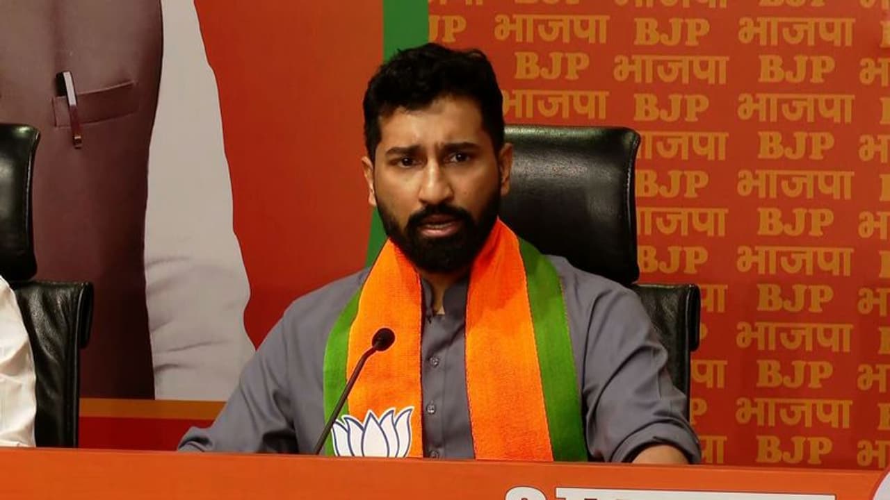 അനിൽ ആന്റണി ലോക്സഭ സ്ഥാനാർത്ഥി? സംസ്ഥാനത്ത് നിന്ന് മത്സരിപ്പിക്കാൻ ബിജെപി ആലോചന അനിൽ ആന്റണി ലോക്സഭ സ്ഥാനാർത്ഥി? സംസ്ഥാനത്ത് നിന്ന് മത്സരിപ്പിക്കാൻ ബിജെപി ആലോചന