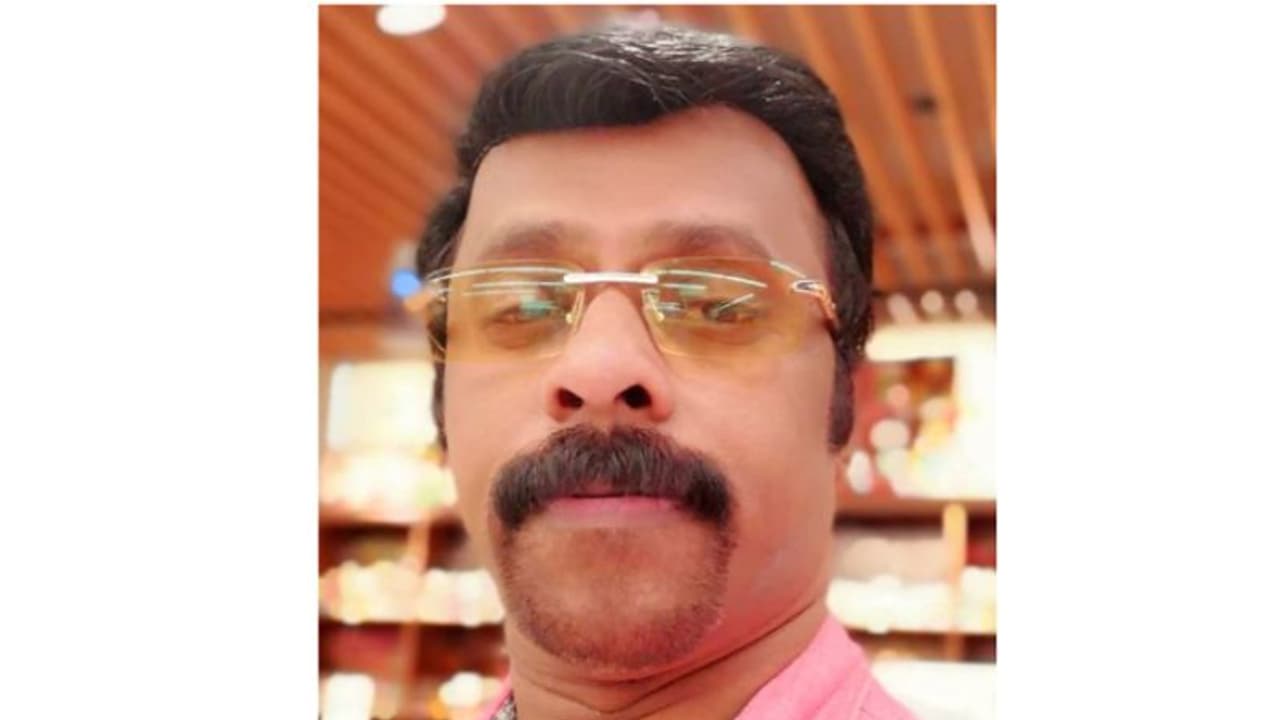 പ്രവാസി മലയാളി ഹൃദയാഘാതം മൂലം മരിച്ചു പ്രവാസി മലയാളി ഹൃദയാഘാതം മൂലം മരിച്ചു