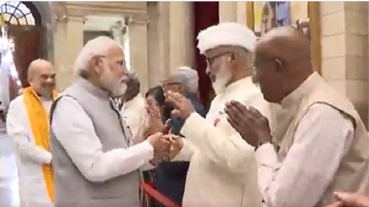 ప్రధానిని పొగడాలని నాకెవరూ చెప్పలేదు.. నా మనసులో ఉన్నది మాట్లాడాను పద్మ అవార్డు గ్రహీత క్వాద్రీ ప్రధానిని పొగడాలని నాకెవరూ చెప్పలేదు.. నా మనసులో ఉన్నది మాట్లాడాను పద్మ అవార్డు గ్రహీత క్వాద్రీ