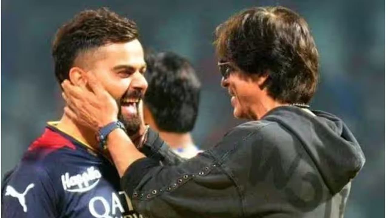 ഈഡനില്‍ തിളങ്ങി കിംഗ് ഖാൻ; ആദ്യം കെട്ടിപ്പിടിച്ചു, കോലിയെ 'ജൂമേ ജോ പത്താൻ' ചുവടുകള്‍ പഠിപ്പിച്ചു, വീഡിയോ വൈറൽ