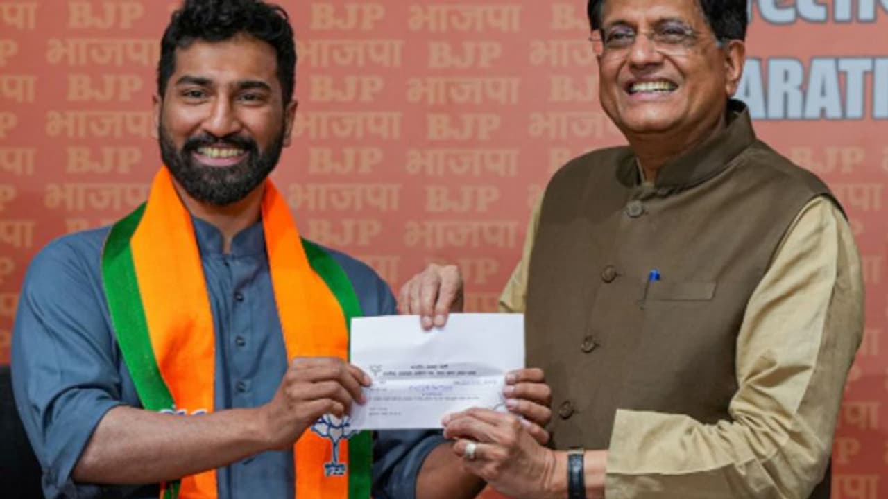 അനില് ആന്റണിയുടെ ബിജെപി പ്രവേശനത്തെ അവഗണിച്ച് തള്ളാന് കോണ്ഗ്രസ്,രാഷ്ട്രീയ നഷ്ടം ഉണ്ടാകില്ലെന്ന് പ്രതീക്ഷ അനില് ആന്റണിയുടെ ബിജെപി പ്രവേശനത്തെ അവഗണിച്ച് തള്ളാന് കോണ്ഗ്രസ്,രാഷ്ട്രീയ നഷ്ടം ഉണ്ടാകില്ലെന്ന് പ്രതീക്ഷ